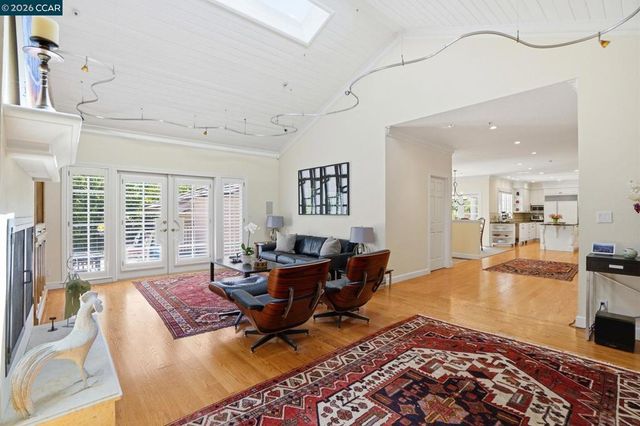 45 N Merrill Circle, Moraga, CA 94556