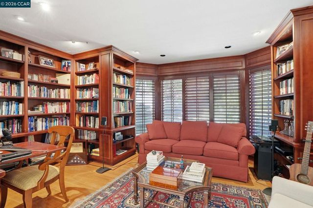 45 N Merrill Circle, Moraga, CA 94556