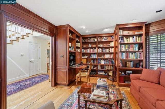 45 N Merrill Circle, Moraga, CA 94556