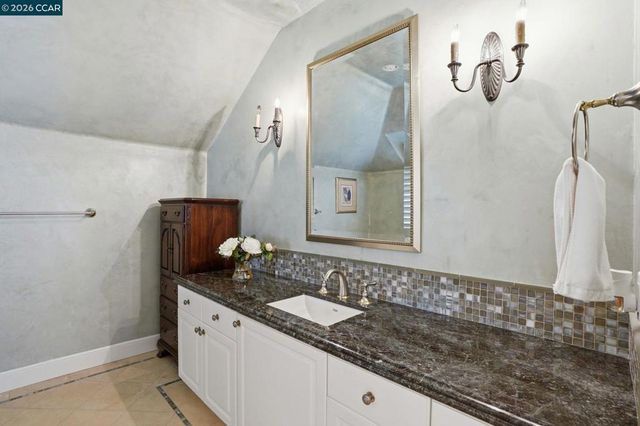 45 N Merrill Circle, Moraga, CA 94556