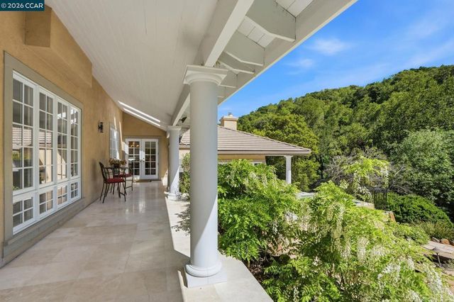 45 N Merrill Circle, Moraga, CA 94556