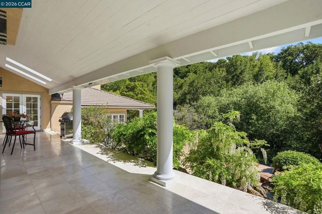 45 N Merrill Circle, Moraga, CA 94556