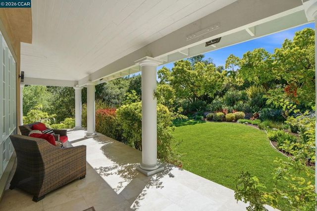 45 N Merrill Circle, Moraga, CA 94556