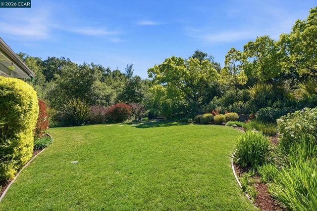 45 N Merrill Circle, Moraga, CA 94556