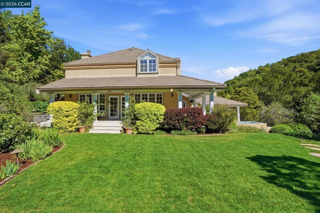 45 N Merrill Circle, Moraga, CA 94556