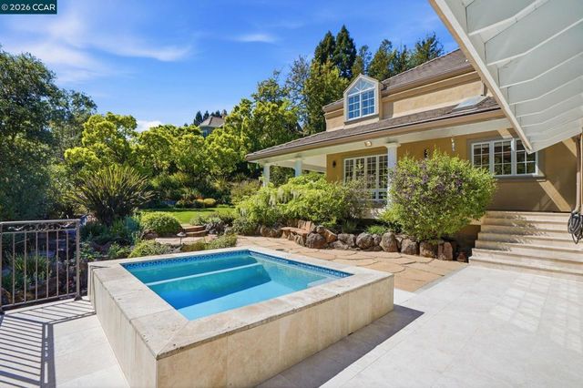 45 N Merrill Circle, Moraga, CA 94556