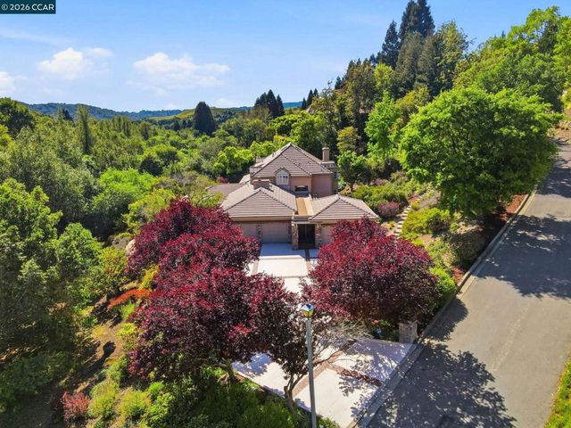 45 N Merrill Circle, Moraga, CA 94556