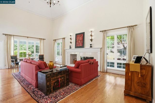 45 N Merrill Circle, Moraga, CA 94556