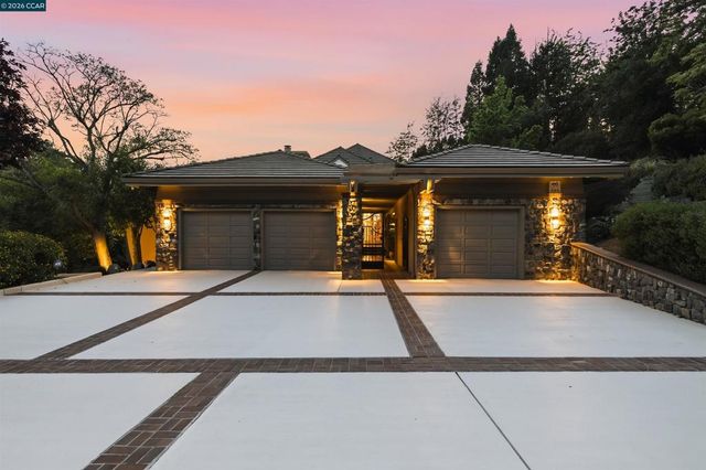 45 N Merrill Circle, Moraga, CA 94556
