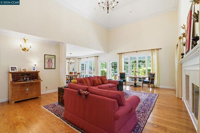 45 N Merrill Circle, Moraga, CA 94556