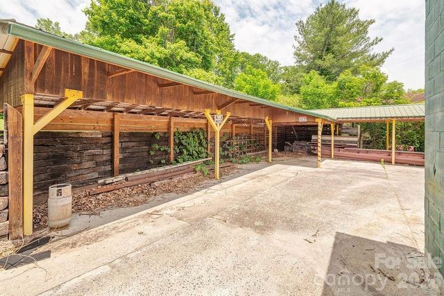 1100-1104 Montreat Road, Black Mountain, NC 28711