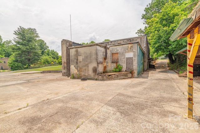 1100-1104 Montreat Road, Black Mountain, NC 28711