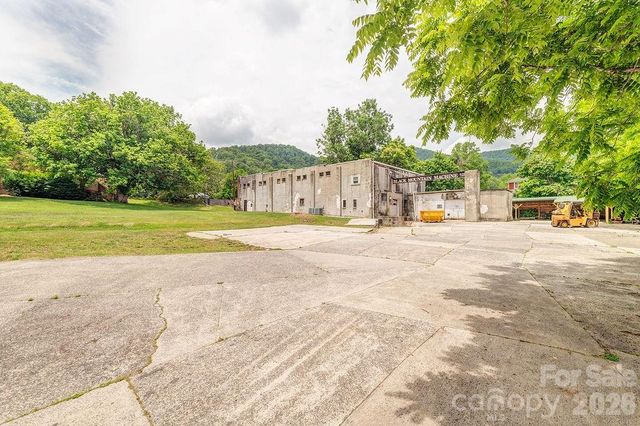 1100-1104 Montreat Road, Black Mountain, NC 28711