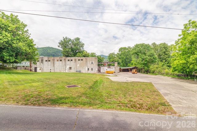 1100-1104 Montreat Road, Black Mountain, NC 28711