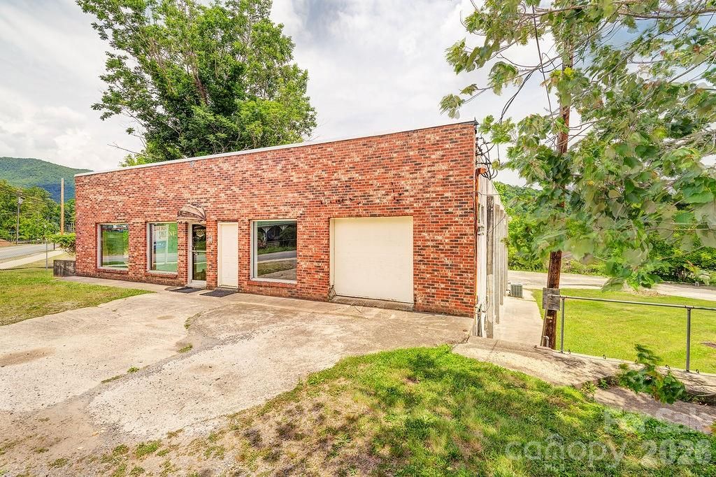 1100-1104 Montreat Road, Black Mountain, NC 28711