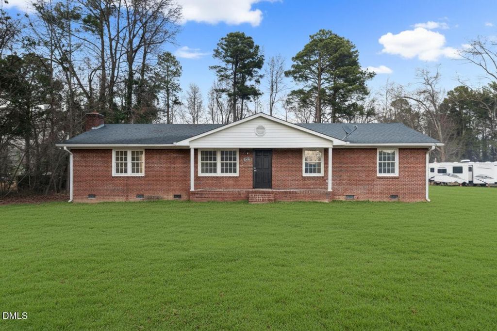 5420 Shipman Road, Hope Mills, NC 28348