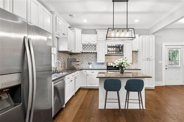 1033 White Oak SW Avenue, Atlanta, GA 30310