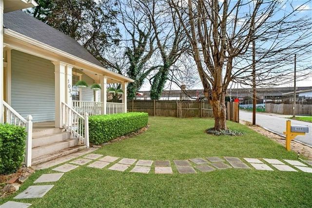 1033 White Oak SW Avenue, Atlanta, GA 30310
