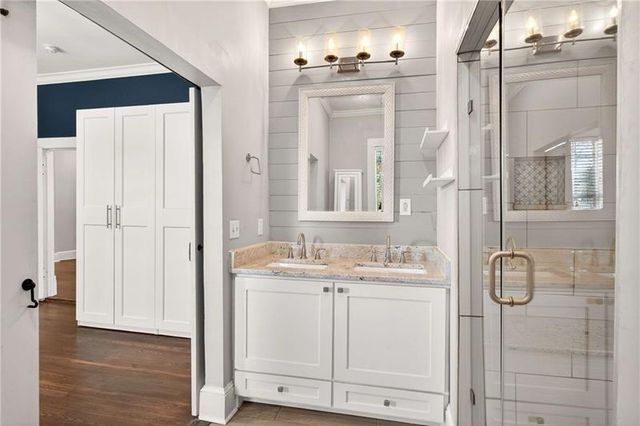 1033 White Oak SW Avenue, Atlanta, GA 30310