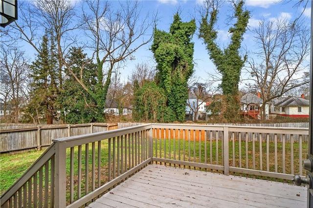 1033 White Oak SW Avenue, Atlanta, GA 30310