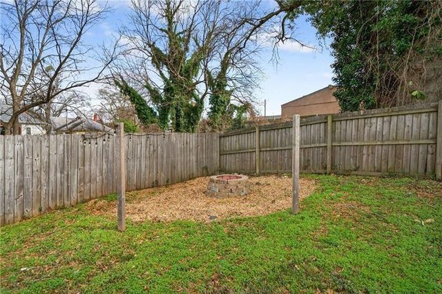 1033 White Oak SW Avenue, Atlanta, GA 30310