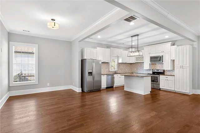 1033 White Oak SW Avenue, Atlanta, GA 30310