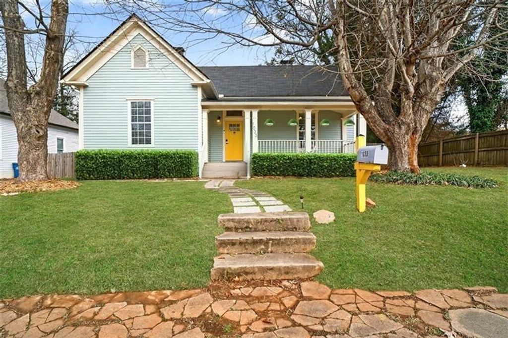 1033 White Oak SW Avenue, Atlanta, GA 30310