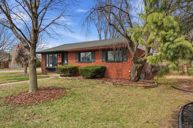 12821 Whitfield Drive, Sterling Heights, MI 48312