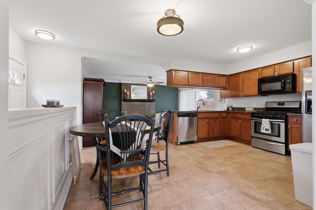 12821 Whitfield Drive, Sterling Heights, MI 48312