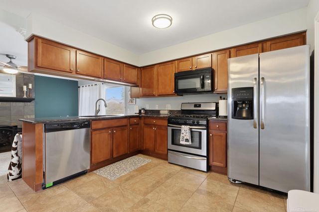 12821 Whitfield Drive, Sterling Heights, MI 48312