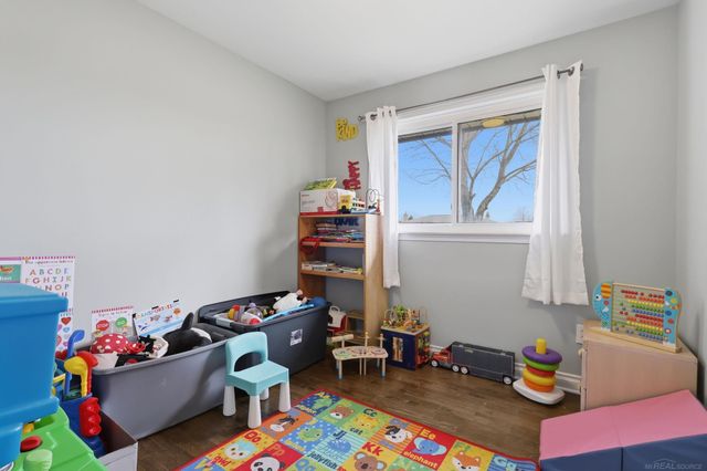 12821 Whitfield Drive, Sterling Heights, MI 48312