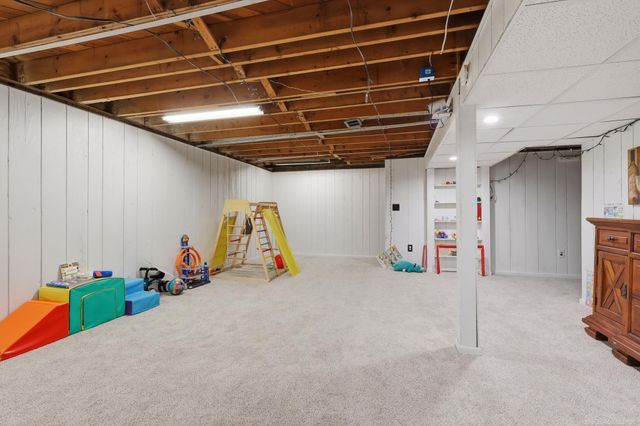 12821 Whitfield Drive, Sterling Heights, MI 48312