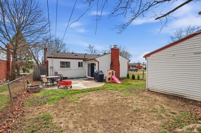 12821 Whitfield Drive, Sterling Heights, MI 48312