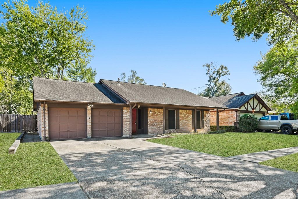 16334 Hollow Wood Drive, Houston, TX 77090