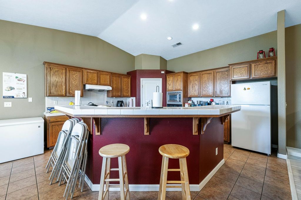 Image 16 of property listing at 5787 E Byrd Avenue, Fresno, CA 93727