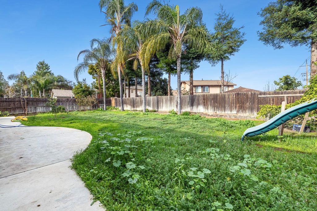 Image 41 of property listing at 5787 E Byrd Avenue, Fresno, CA 93727