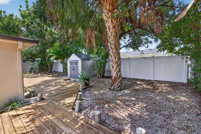 1964 Circle Drive, North Palm Beach, FL 33408