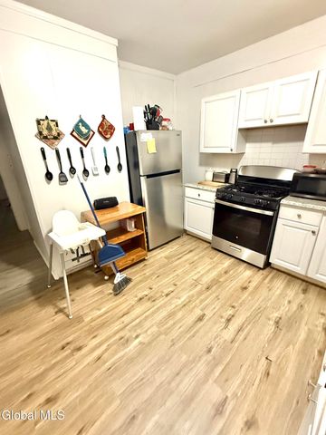 29 McClellan Street, Schenectady, NY 12304