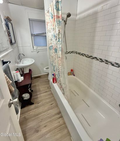 29 McClellan Street, Schenectady, NY 12304