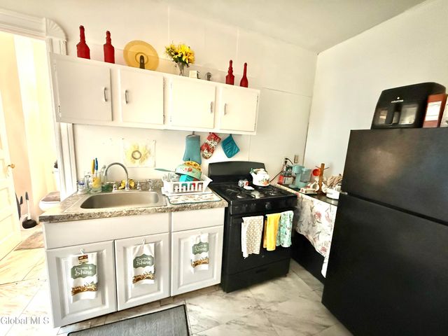 29 McClellan Street, Schenectady, NY 12304