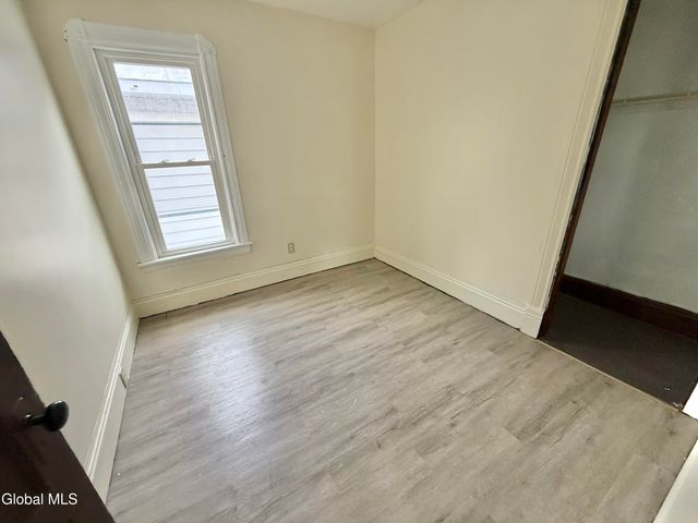 29 McClellan Street, Schenectady, NY 12304