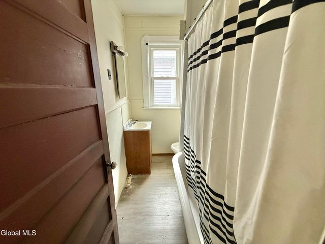 29 McClellan Street, Schenectady, NY 12304