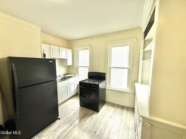 29 McClellan Street, Schenectady, NY 12304