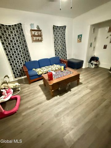 29 McClellan Street, Schenectady, NY 12304