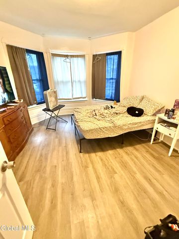 29 McClellan Street, Schenectady, NY 12304