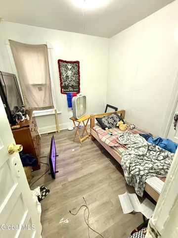 29 McClellan Street, Schenectady, NY 12304