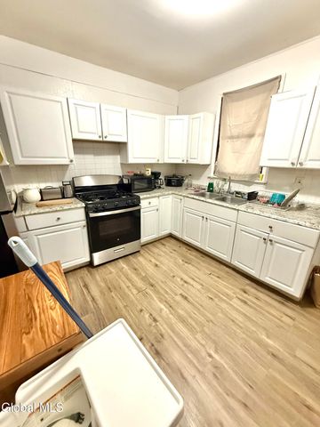 29 McClellan Street, Schenectady, NY 12304