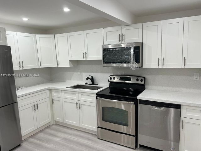 428 NW 97th St 0, Miami, FL 33150