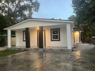 428 NW 97th St 0, Miami, FL 33150