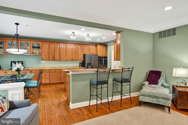125 CAMELOT LN, Newtown Square, PA 19073